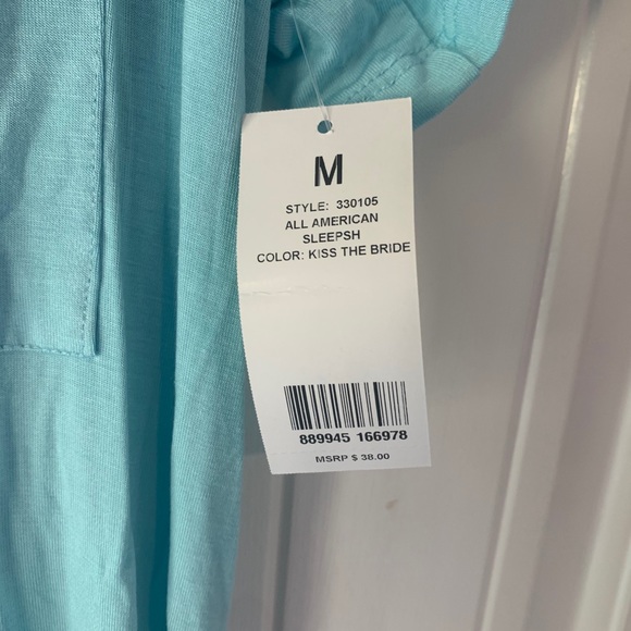 “Kiss the Bride” sleep dress - Picture 3 of 3